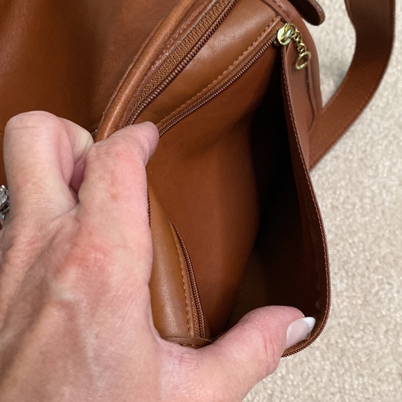 Vintage Coach Worth Leather Bag - Picture 10 of 16